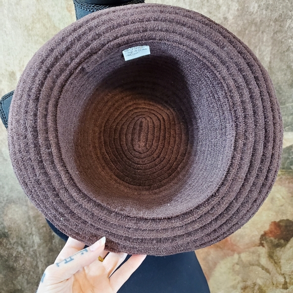 Hat - Picture 3 of 3